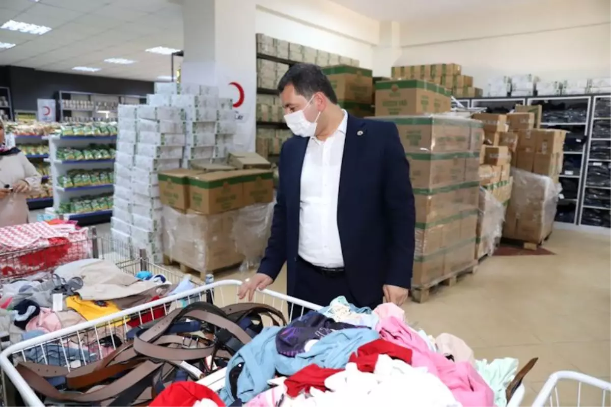 Şanlıurfa Karaköprü Belediyesi Tarafından Açılan Sosyal Market İhtiyaç Sahibi Vatandaşların İhtiyaçlarını Gidermeye Devam Ediyor