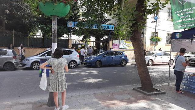 sinava gec kalmamak icin kosa kosa geldiler 6 14226778 o