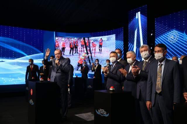 Son dakika: Cumhurbaşkanı Erdoğan'ın katılımıyla Kanal İstanbul'un ilk temeli atıldı Son dakika: Cumhurbaşkanı Erdoğan'ın katılımıyla Kanal İstanbul'un ilk temeli atıldı