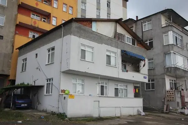 Tamir için çıktıkları çatıdan düşen 2 komşu öldü (3)- Yeniden