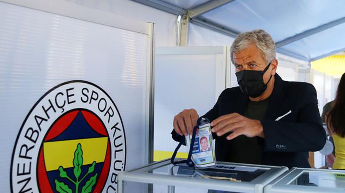 Tek adaylı F.Bahçe seçimine oy kullanmaya giden TFF Başkan Vekili Servet Yardımcı'ya tepki yağıyor
