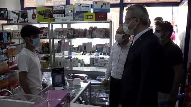 Vali Ekinci, Kığı ilçesinde depreme ilişkin incelemelerde bulundu