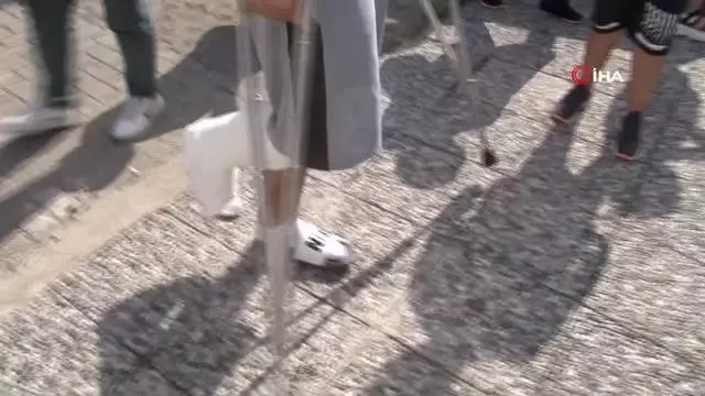 Yurtta YKS heyecanı... Öğrenciler içerde, veliler dışarda ter döktü