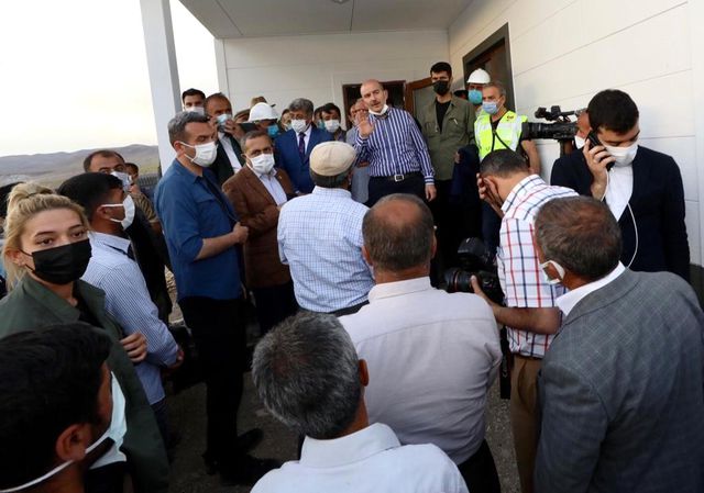 bakan soylu depremzedelerle bir araya geldi 3 14228818 o