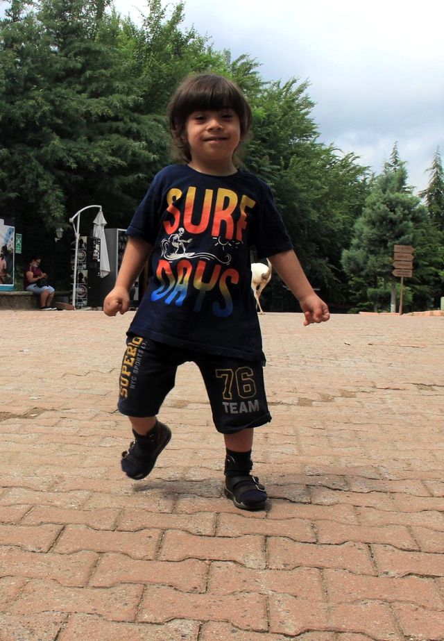 doktorlar yuruyemez dedi ilk adimi annesini 16 14228202 o