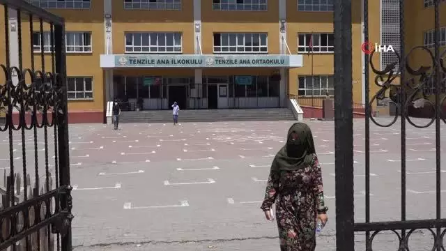 Gönüllü genç köy çocukları için kalem topladı