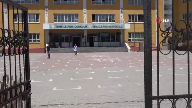 Gönüllü genç köy çocukları için kalem topladı
