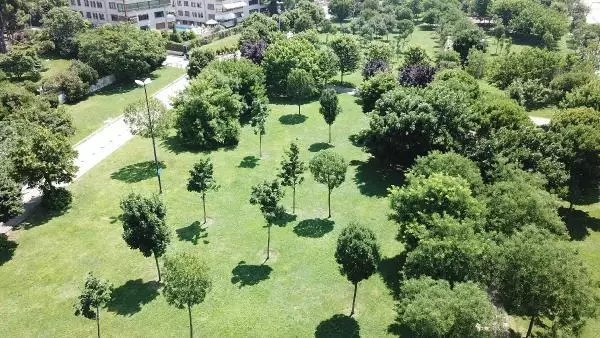 SON HAFTA SONU KISITLAMASINDA CADDEBOSTAN SAHİLİ BOŞ KALDI
