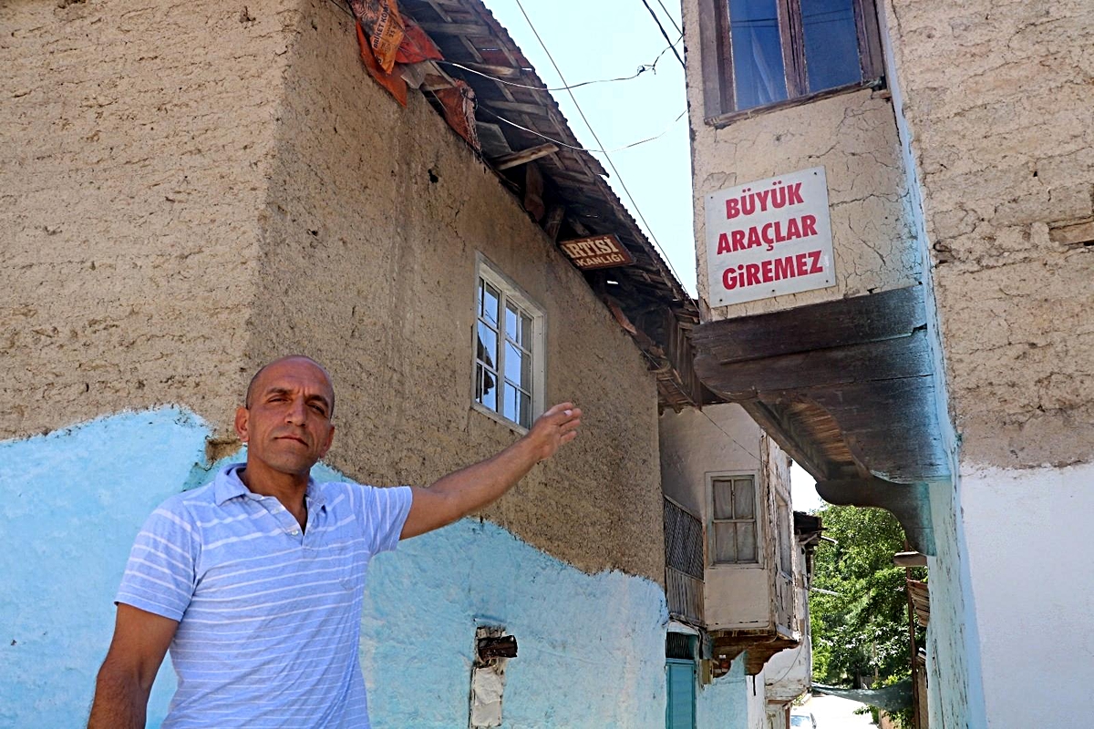 Kendisinden geriye astığı tabelalar kaldı - Vimarsana News