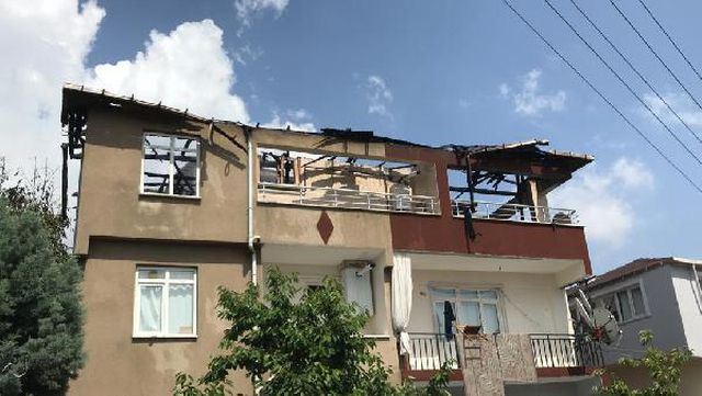kocaeli de 4 evin catisi yandi 5 kisi dumanda 11 14228580 o