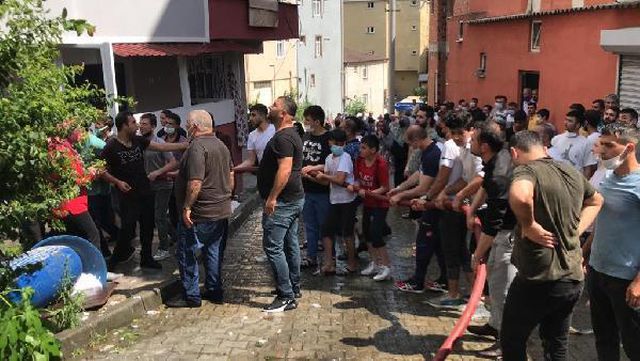 kocaeli de 4 evin catisi yandi 5 kisi dumanda 4 14228580 o