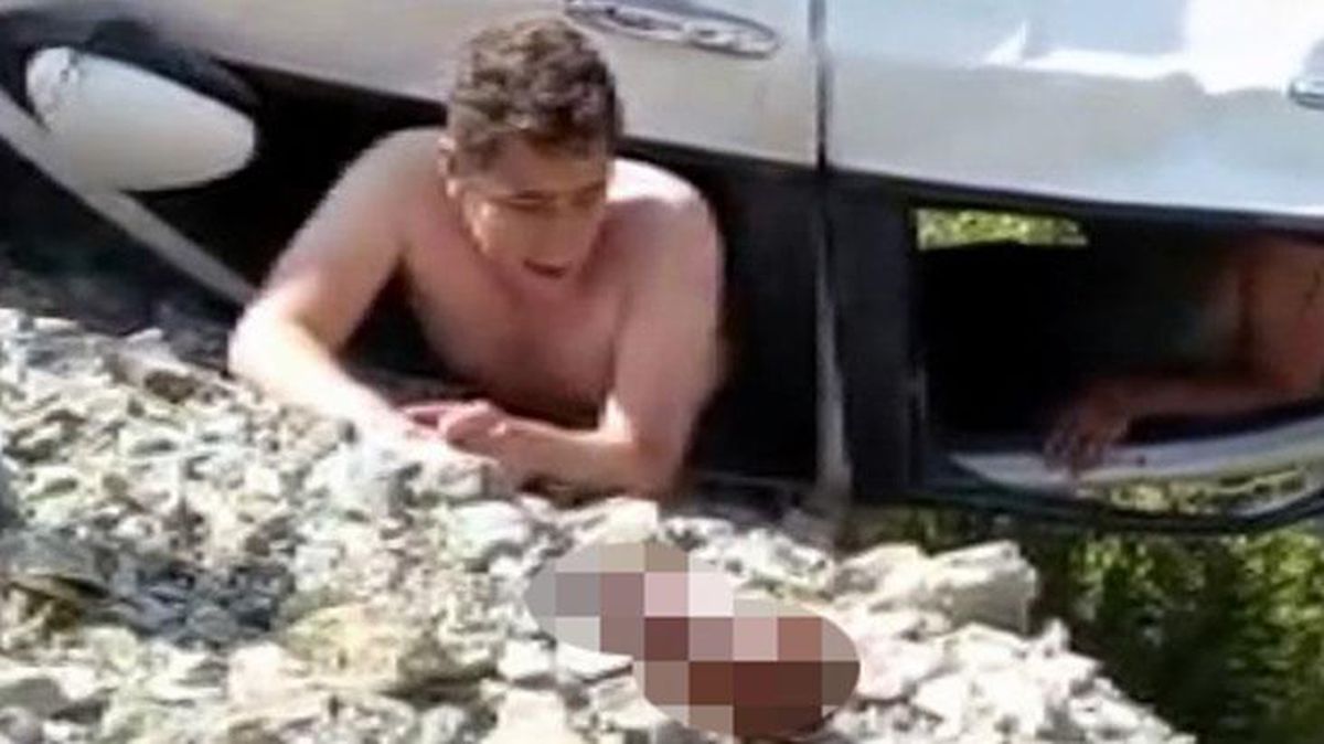 Ölümden kıl payı kurtulan genç, takla atan aracın içinde sigara istedi! Çevredekiler ne yapacağını bilemedi