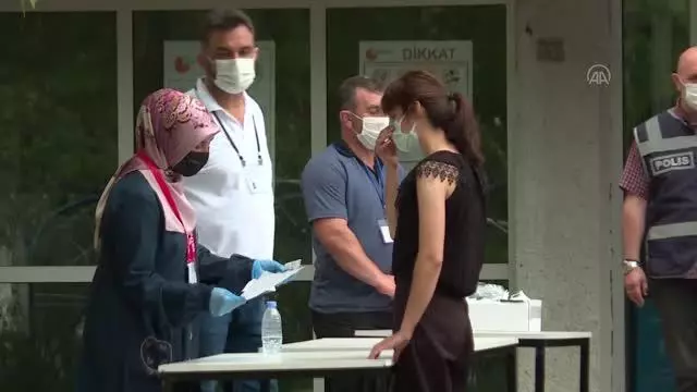Orta ve Doğu Karadeniz illerinde YKS'nin ikinci oturumu AYT heyecanı