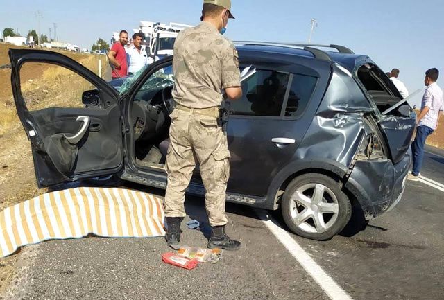 Şanlıurfa'da zincirleme kaza: 1 ölü, 7 yaralı Şanlıurfa'da zincirleme kaza: 1 ölü, 7 yaralı