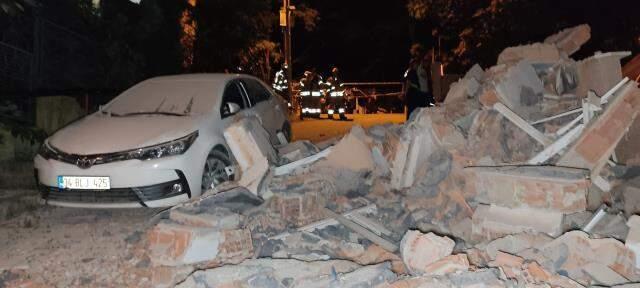 Sarıyer'de daha önce boşaltılan 9 katlı bina çöktü, bölge halkı sokaklara döküldü