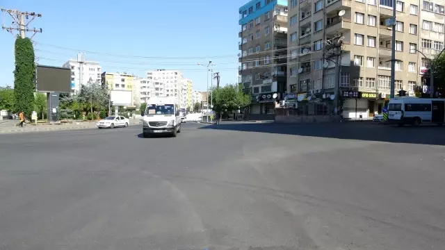 Son kısıtlamaya Diyarbakır uydu, sokaklar boş kaldı