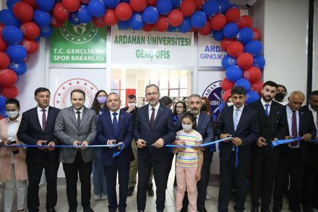 Gençlik ve Spor Bakanı Kasapoğlu, Ardahan'daki Genç Ofis in açılış törenine katıldı Açıklaması
