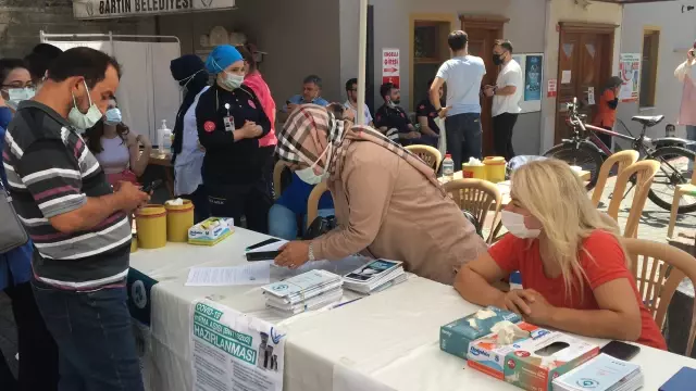 Mobil aşı istasyonunda randevusuz Kovid-19 aşı uygulaması başlatıldı