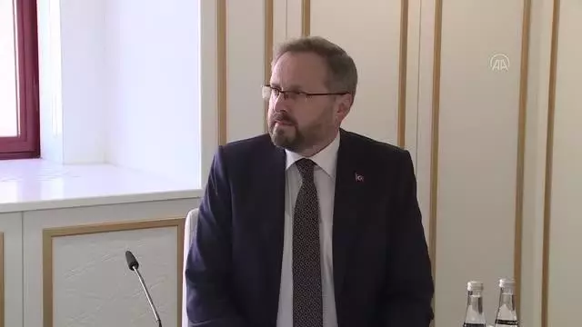 Diyanet İşleri Başkanı Erbaş, Malezya Din İşleri Bakanı Bakri ile görüştü
