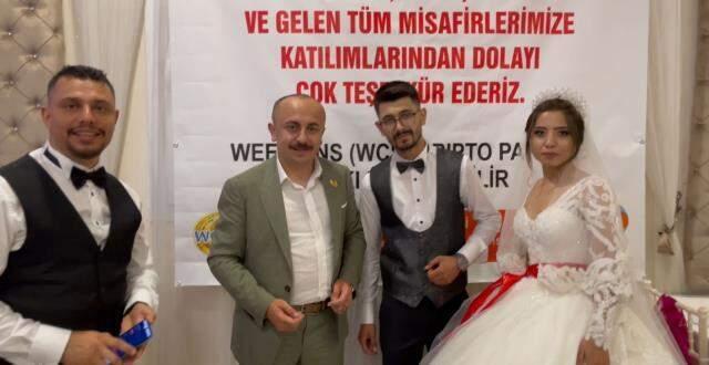 Gelin ve damada altın yerine 3 bin dolar değerinde kripto para taktılar Gelin ve damada altın yerine 3 bin dolar değerinde kripto para taktılar