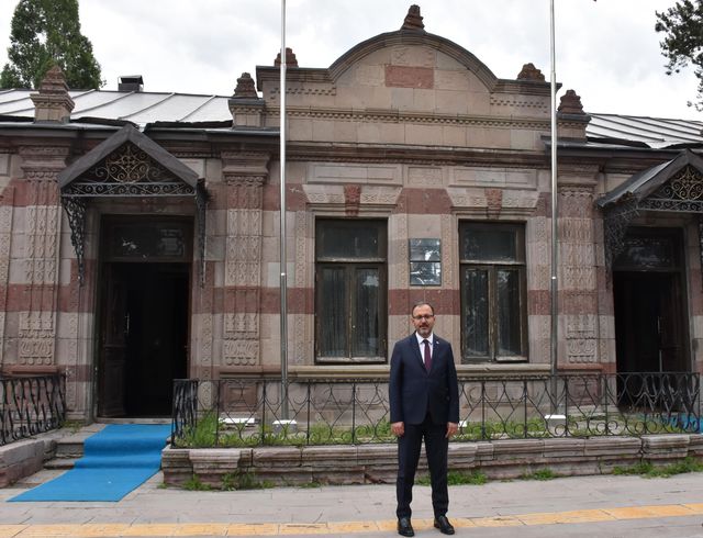 Gençlik ve Spor Bakanı Kasapoğlu, Ardahan'daki Genç Ofis in açılış törenine katıldı Açıklaması