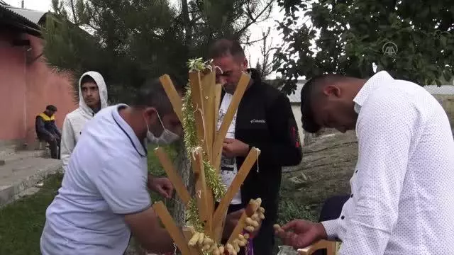 Kafkasya'dan Anadolu'ya uzanan 17 asırlık gelenek: 'Şah bezeme' Kafkasya'dan Anadolu'ya uzanan 17 asırlık gelenek: 'Şah bezeme'