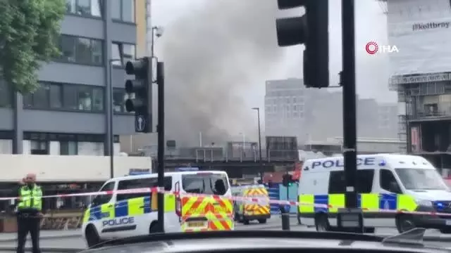 Londra'da tren istasyonunda korkutan yangın