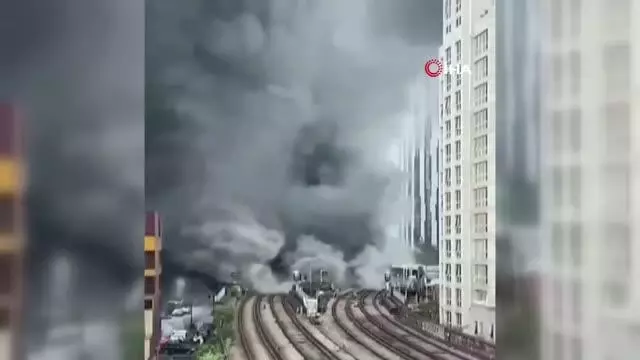 Londra'da tren istasyonunda korkutan yangın