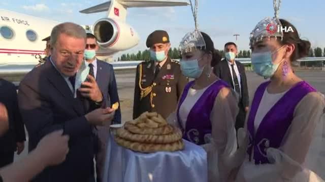 milli savunma bakani akar turkiye nin biskek 4 14230963 o