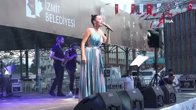 sevval sam en guzel turkuleri ile izmit in 14231178 o