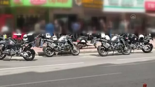 Tartıştığı kadını korkutmak için havaya ateş açıp kendisini dükkana kilitleyen kişi, gözaltına alındı Tartıştığı kadını korkutmak için havaya ateş açıp kendisini dükkana kilitleyen kişi, gözaltına alındı