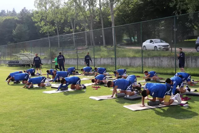 TFF 1. Lig'in yeni ekibi Eyüpspor, Bolu'da kampa girdi