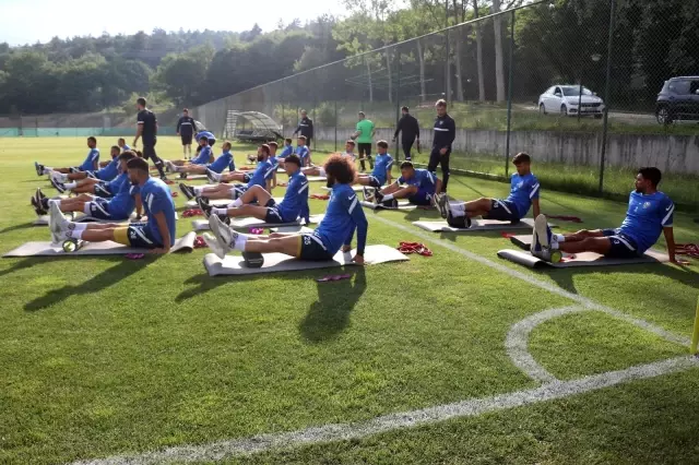 TFF 1. Lig'in yeni ekibi Eyüpspor, Bolu'da kampa girdi