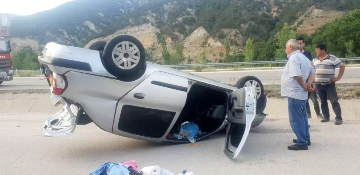 Tokat'ta otomobil devrildi: 4 yaralı