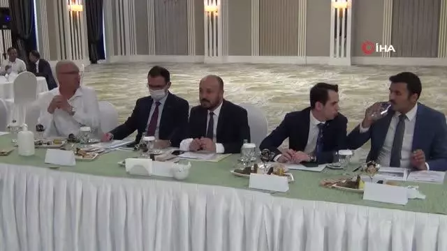 Vali Çiçek Tıbbi ve Aromatik Bitkiler alanında iddialı konuştu: "Afyonkarahisar'ı bitkisel üretimde en iyi il yapacağız" 3 Vali Çiçek Tıbbi ve Aromatik Bitkiler alanında iddialı konuştu: 'Afyonkarahisar'ı bitkisel üretimde en iyi il yapacağız'