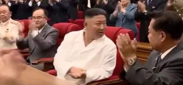 Açıklamalarıyla herkese meydan okuyordu! Kim Jong-un günden güne eriyor Açıklamalarıyla herkese meydan okuyordu! Kim Jong-un günden güne eriyor
