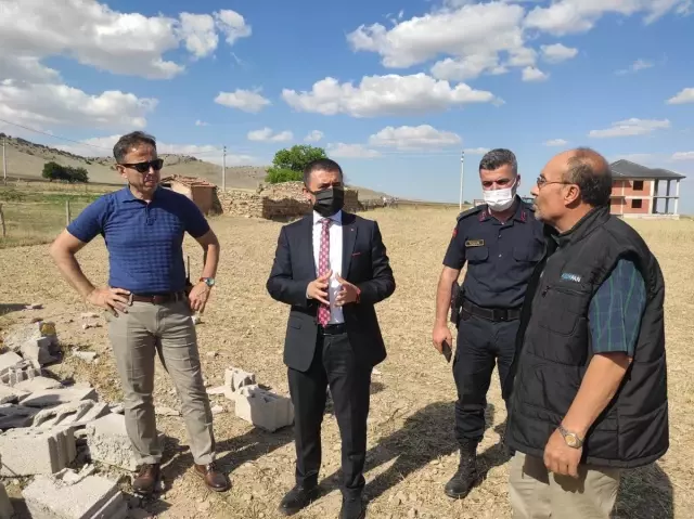 AFYONKARAHİSAR - Bir ağılda inşaatın çökmesi sonucu 3 kişi yaralandı 6 AFYONKARAHİSAR - Bir ağılda inşaatın çökmesi sonucu 3 kişi yaralandı
