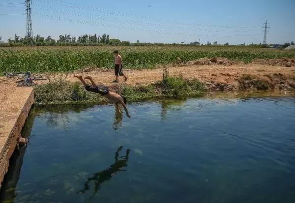 ANTALYA'DA SULAMA KANALINDA TEHLİKELİ SERİNLİK