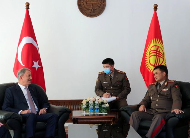 bakan akar kirgizistan da resmi torenle karsi 10 14232330 o