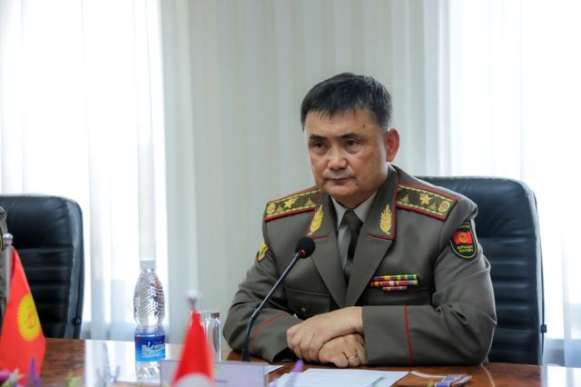 bakan akar kirgizistan da resmi torenle karsi 14 14232330 o