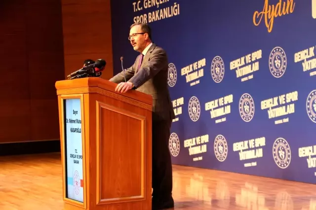 Bakan Kasapoğlu: 'Ferasetten yoksun tavırlarıyla gençlerimizin moral ve motivasyonlarını düşürenler karşılarında bizi bulacak'