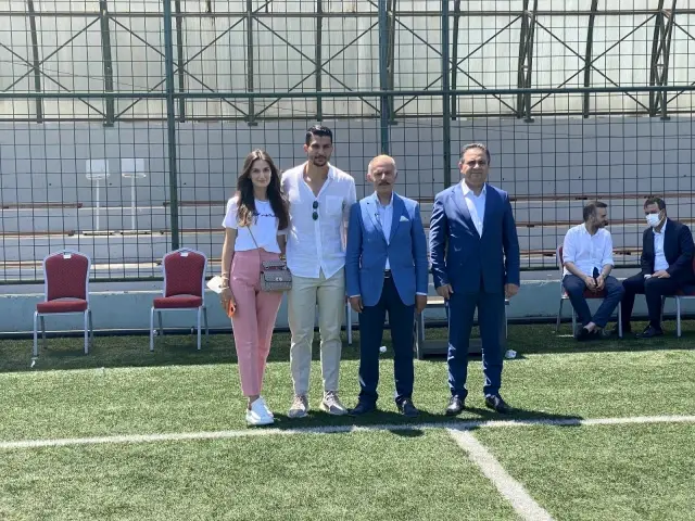 Bayrampaşa'da Necip Uysal spor tesisi açıldı