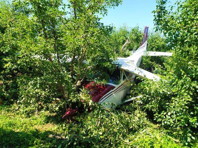 Bursa'da eğitim uçağı zorunlu iniş yaptı! Pilotların sağlık durumu iyi