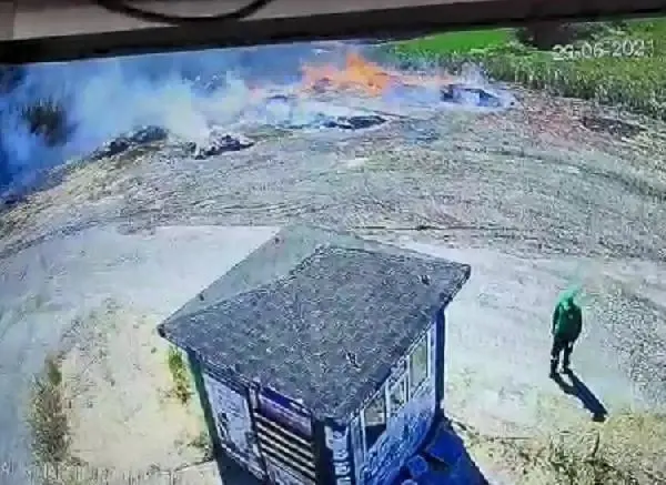 Son dakika haberi... BURSA'DA, KENT HALİ'NDE YAKILAN ATEŞ ORMANLIK ALANA SIÇRADI; O ANLAR KAMERADA Son dakika haberi... BURSA'DA, KENT HALİ'NDE YAKILAN ATEŞ ORMANLIK ALANA SIÇRADI; O ANLAR KAMERADA