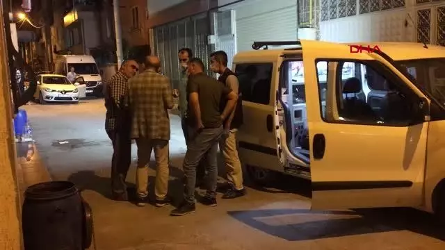 BURSA-KOMŞULARIN GÜRÜLTÜ KAVGASI BIÇAKLI KAVGAYA DÖNÜŞTÜ: 1 ÖLÜ BURSA-KOMŞULARIN GÜRÜLTÜ KAVGASI BIÇAKLI KAVGAYA DÖNÜŞTÜ: 1 ÖLÜ