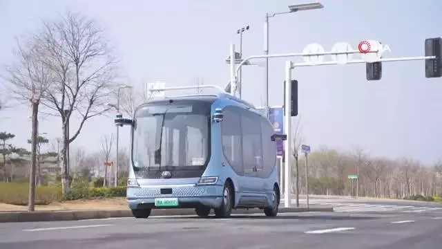 Çin'in Zhengzhou kentinde sürücüsüz otobüs ve taksiler hizmete giriyor
