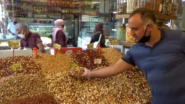 Covid-19 engeline takılan düğün çerezcilerinde yoğun mesai başladı