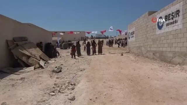 Son dakika haber! İdlib'te 341 briket ev dualarla teslim edildiİçerisinde cami, sağlık ocağı ve çocuk parkı gibi sosyal alanlardan oluşan toplam bin 500 kişinin... Son dakika haber! İdlib'te 341 briket ev dualarla teslim edildiİçerisinde cami, sağlık ocağı ve çocuk parkı gibi sosyal alanlardan oluşan toplam bin 500 kişinin...