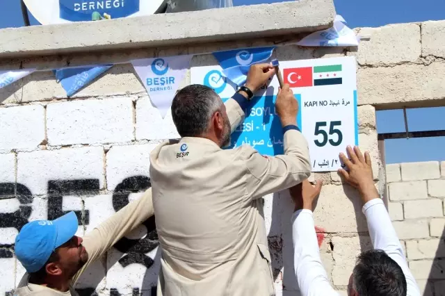 Son dakika haber! İdlib'te 341 briket ev dualarla teslim edildiİçerisinde cami, sağlık ocağı ve çocuk parkı gibi sosyal alanlardan oluşan toplam bin 500 kişinin...