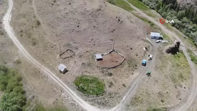 Köyünü satmak için her yolu deniyor, şimdide Züğürt Ağa kılığına girdi